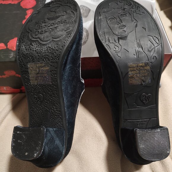 Chocolaticas® Mid Heels Black Tudor Women's Mary Jane Pump - Picture 7 of 9